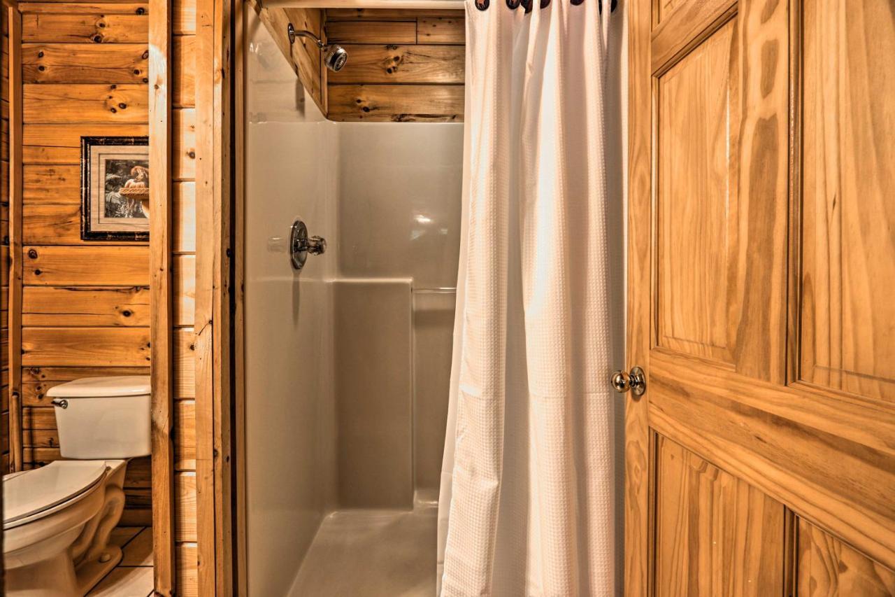 Cabin With Deck And Fireplace Less Than 3 Mi To Dollywood! Pigeon Forge Eksteriør bilde