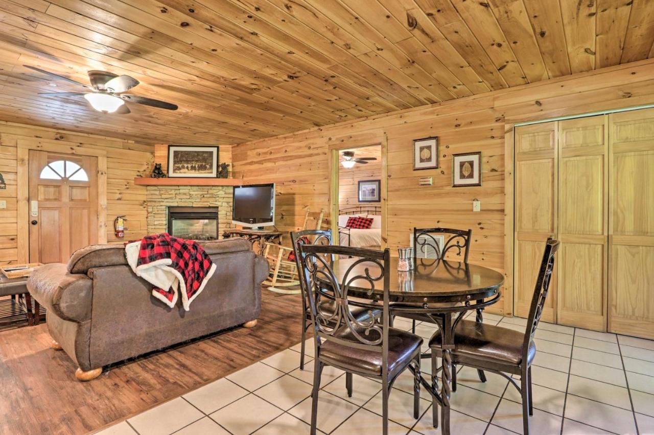 Cabin With Deck And Fireplace Less Than 3 Mi To Dollywood! Pigeon Forge Eksteriør bilde