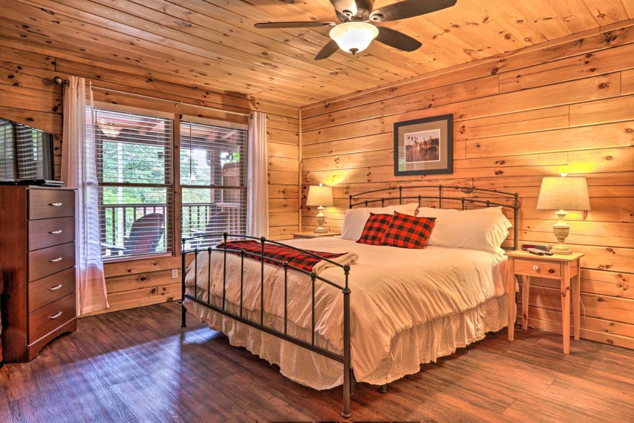 Cabin With Deck And Fireplace Less Than 3 Mi To Dollywood! Pigeon Forge Eksteriør bilde