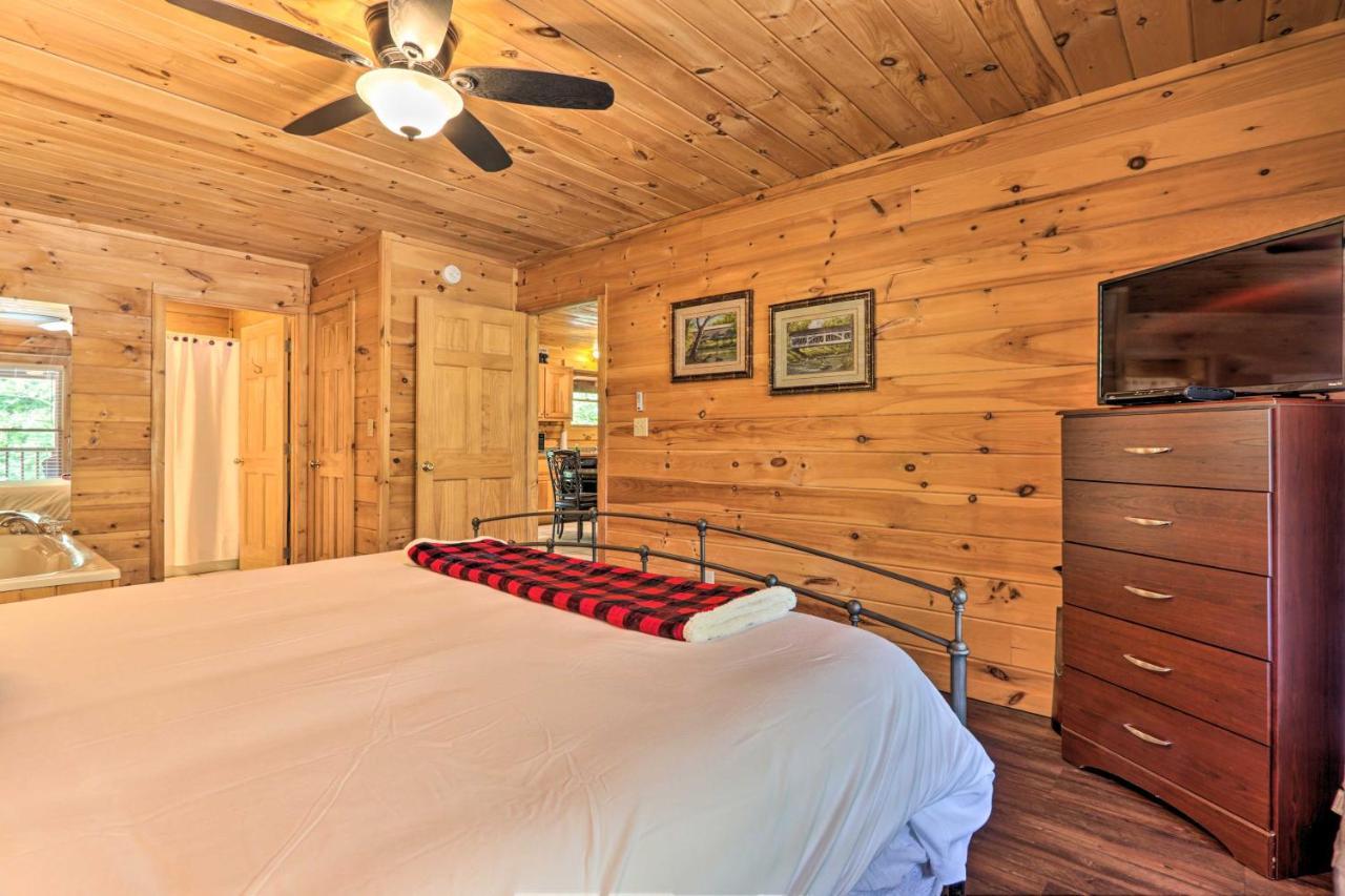 Cabin With Deck And Fireplace Less Than 3 Mi To Dollywood! Pigeon Forge Eksteriør bilde