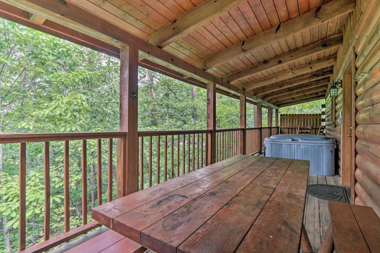Cabin With Deck And Fireplace Less Than 3 Mi To Dollywood! Pigeon Forge Eksteriør bilde