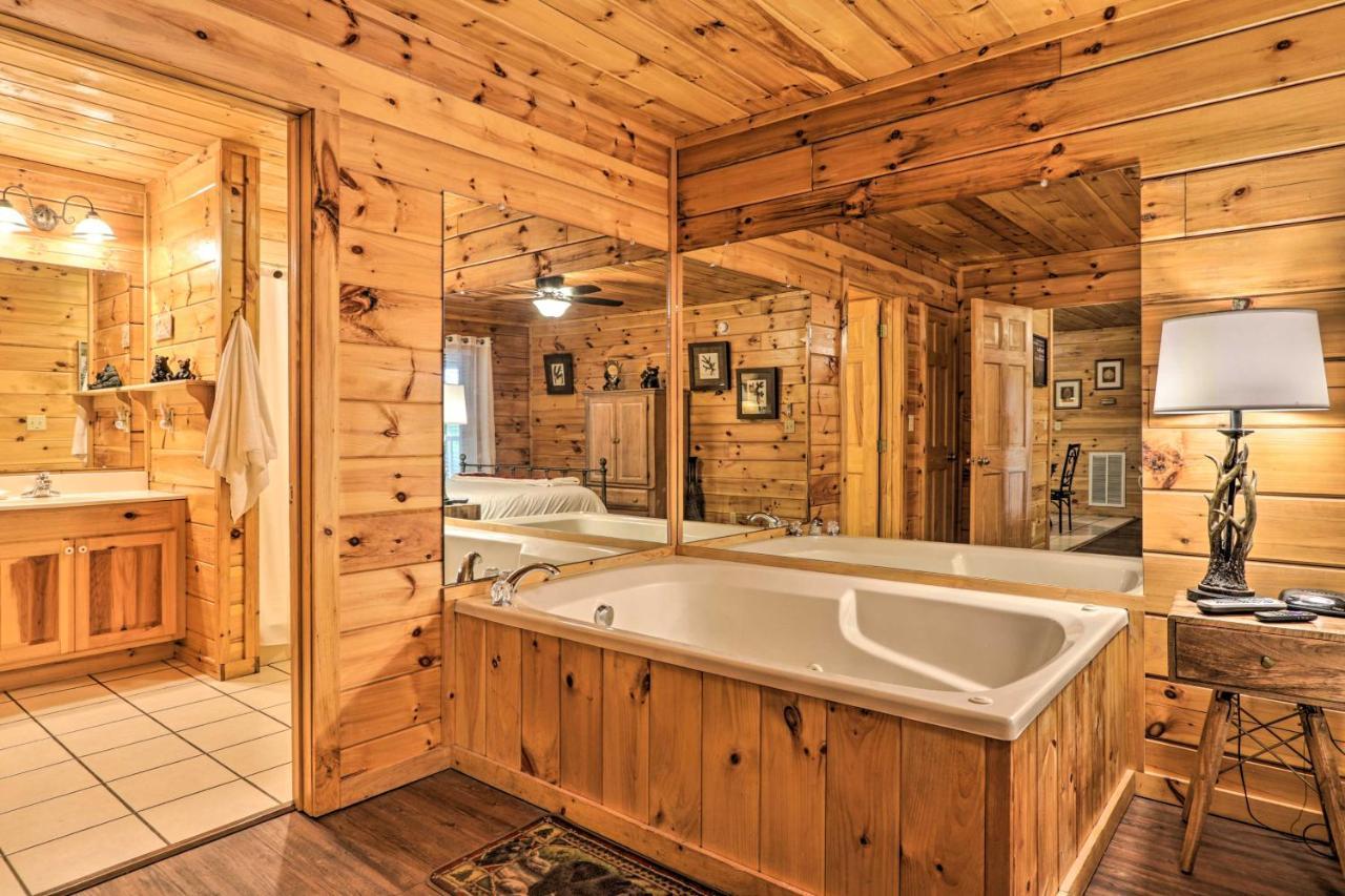 Cabin With Deck And Fireplace Less Than 3 Mi To Dollywood! Pigeon Forge Eksteriør bilde
