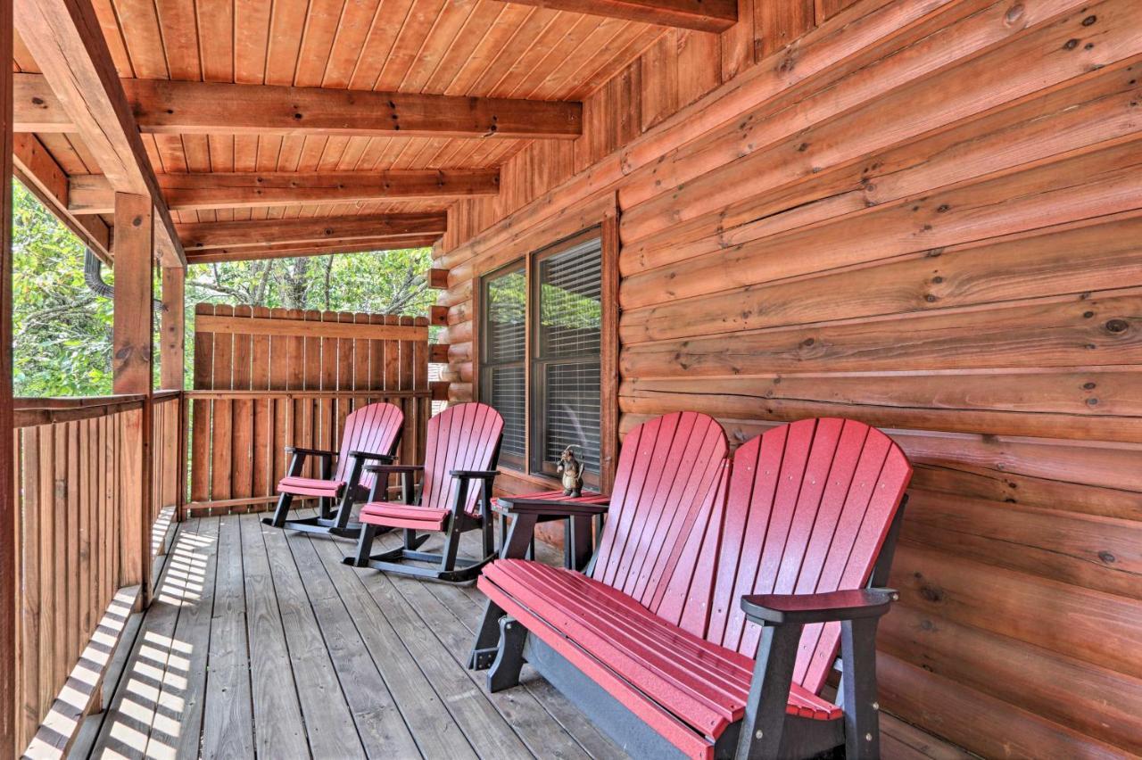 Cabin With Deck And Fireplace Less Than 3 Mi To Dollywood! Pigeon Forge Eksteriør bilde
