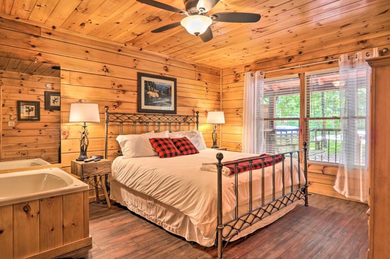 Cabin With Deck And Fireplace Less Than 3 Mi To Dollywood! Pigeon Forge Eksteriør bilde