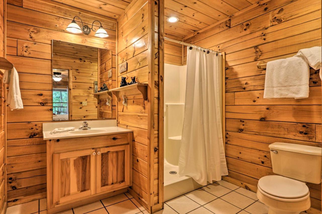 Cabin With Deck And Fireplace Less Than 3 Mi To Dollywood! Pigeon Forge Eksteriør bilde